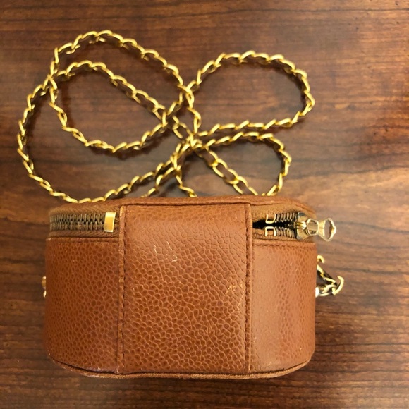 Chanel authentic brown caviar round vanity clutch - converted crossbody - Picture 4 of 11